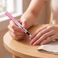 Glowiva gelpenna appliceras på nageln